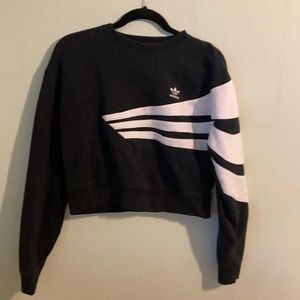 Cropped crew neck